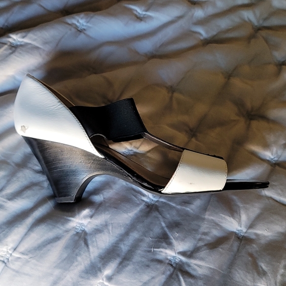Barely Worn Circa Chic Fashion Shoe - Picture 3 of 4
